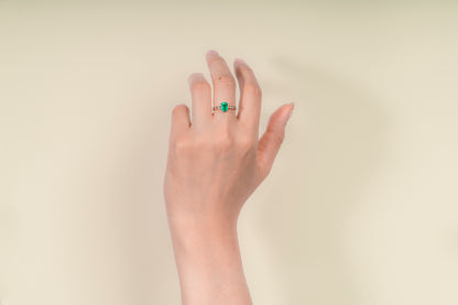 Anillo oro amarillo con esmeralda y diamantes naturales - ANA074