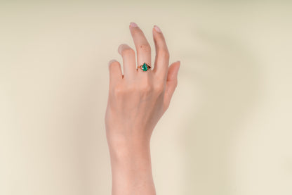 Anillo oro amarillo con esmeralda natural - ANA139