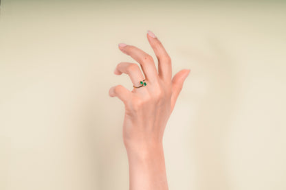 Yellow gold open ring with emerald and natural diamonds - ANA140