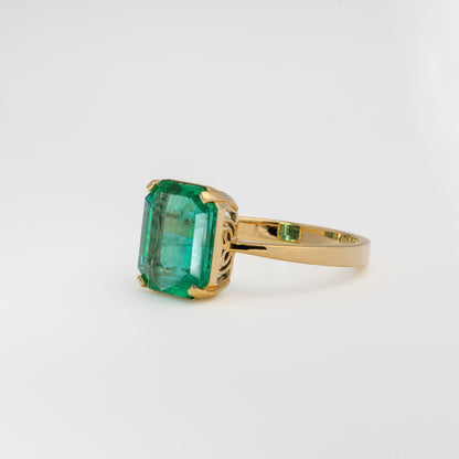 Anillo en oro amarillo con esmeralda natural - ANA169
