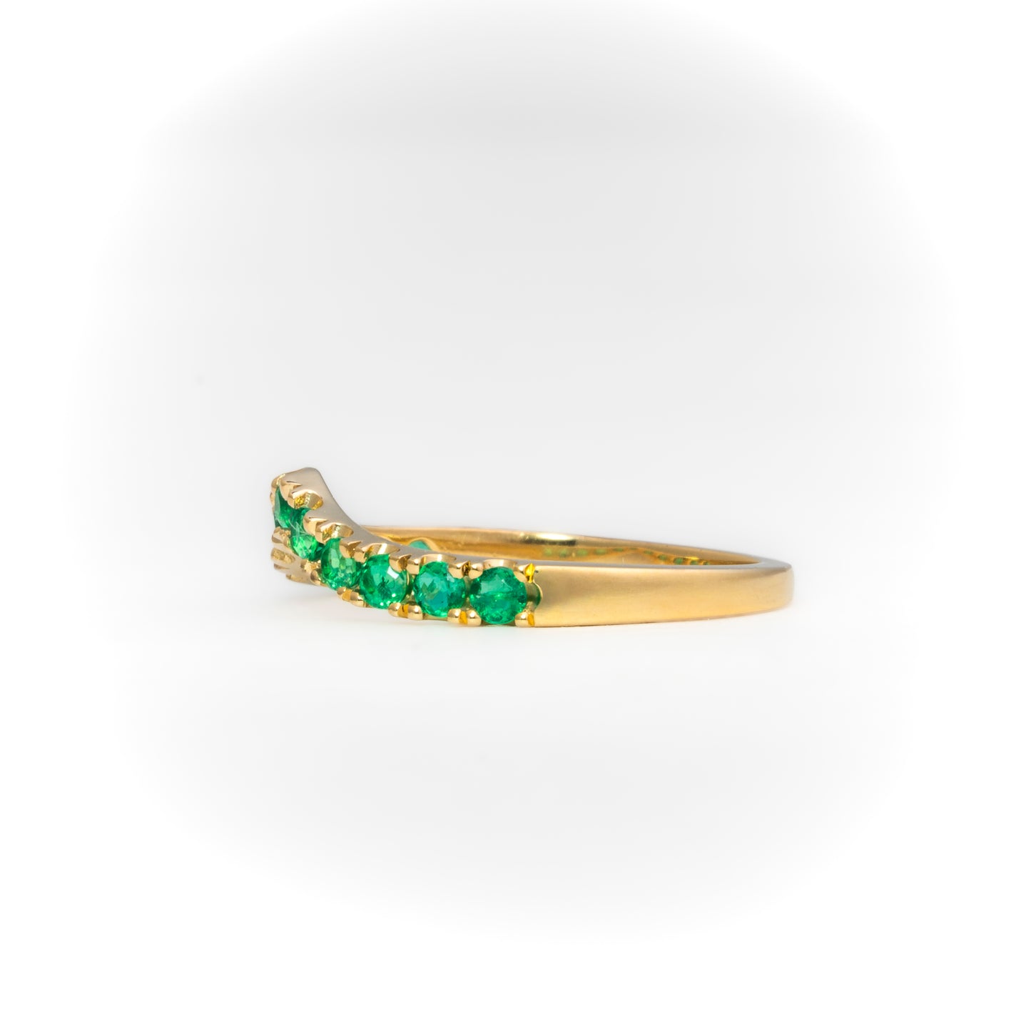 Anillo cintillo oro amarillo con esmeralda natural - ANA183