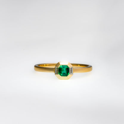 Anillo oro amarillo con esmeralda natural y diamantes naturales - ANA186