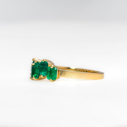 Anillo crazy oro amarillo con esmeralda natural  - ANA188