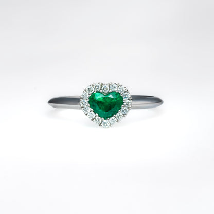 Anillo cluster oro blanco con esmeralda natural  y diamantes naturales - ANB077