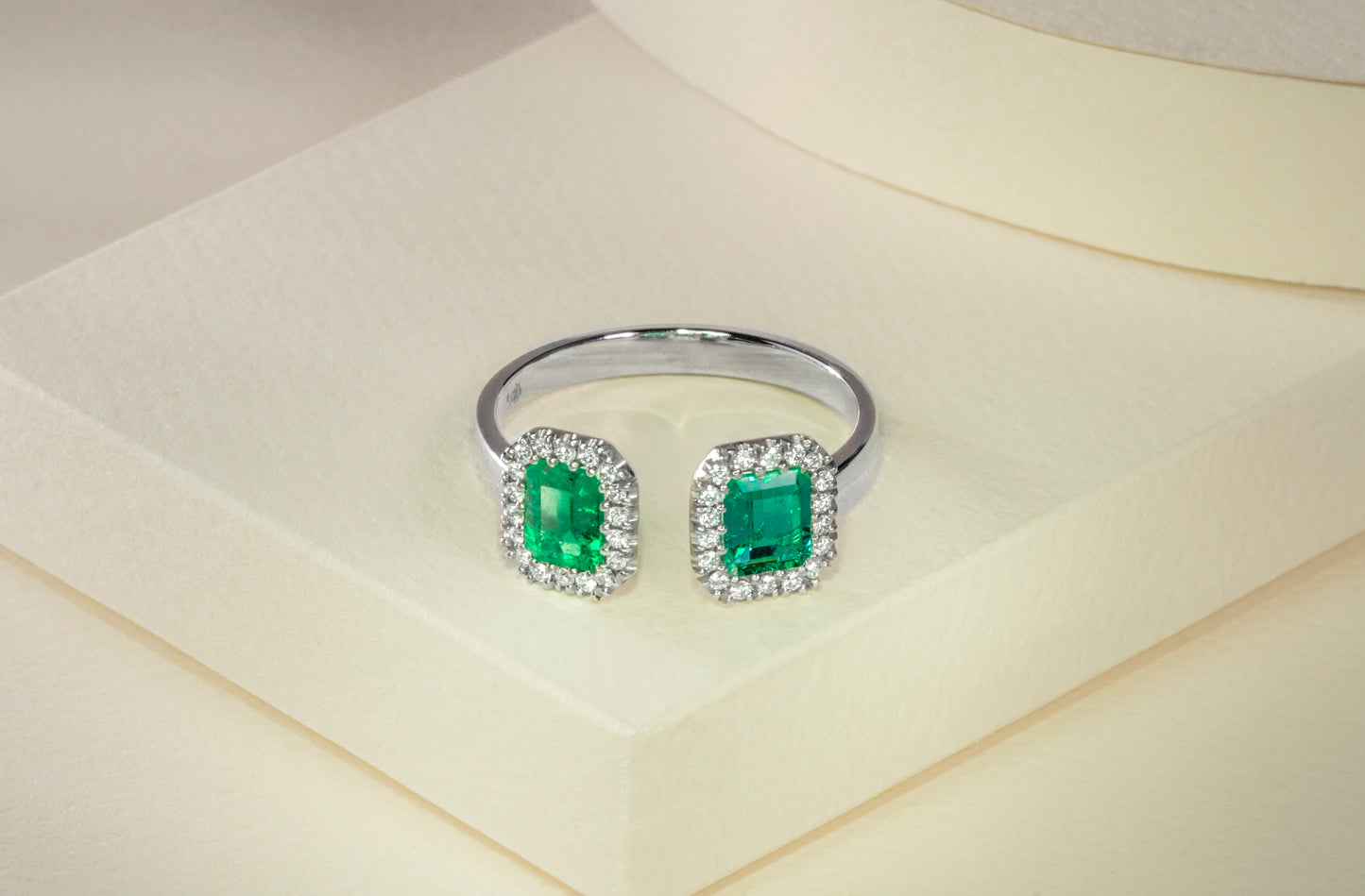 White gold open cluster ring with emerald and natural diamonds - ANB063
