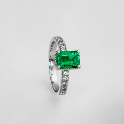 Anillo oro blanco con esmeralda y diamantes naturales - ANB074