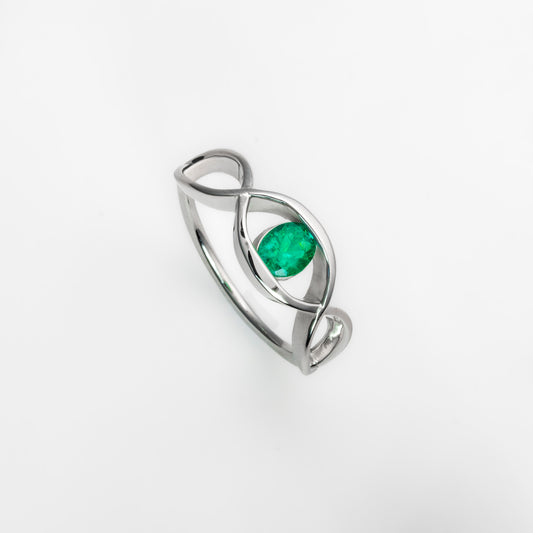 Anillo oro blanco con esmeralda natural - ANB080