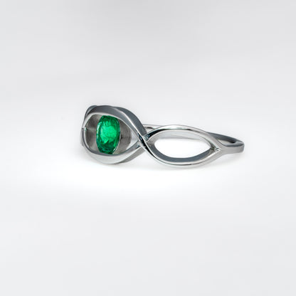 Anillo oro blanco con esmeralda natural - ANB080