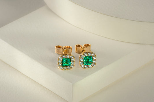 Yellow gold cluster earrings with emerald and natural diamonds - ARA026