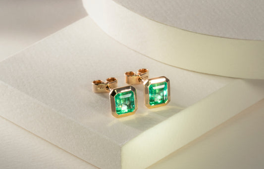 Yellow gold earrings with natural emerald - ARA045