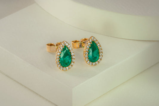 Yellow gold cluster earrings with emerald and natural diamonds - ARA047
