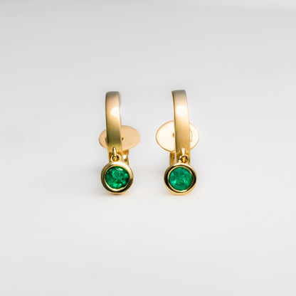 Aretes colgantes oro amarillo con esmeraldas naturales - ARA122