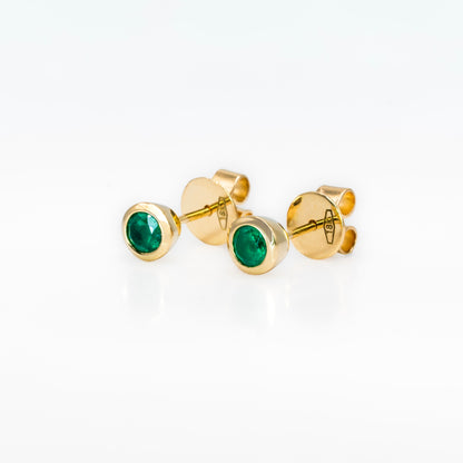 Aretes oro amarillo con esmeraldas naturales - ARA123