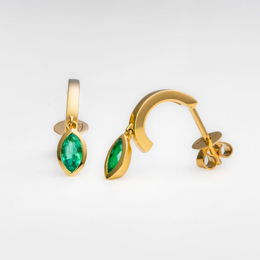 Aretes colgantes oro amarillo con esmeraldas naturales - ARA124