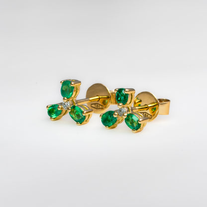 Aretes oro amarillo con esmeraldas y diamantes naturales - ARA130