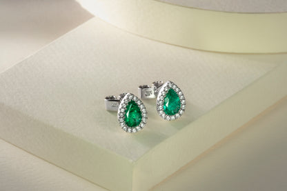 Aretes cluster oro blanco con esmeralda y diamantes naturales - ARB020