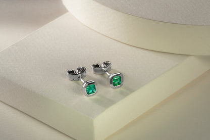White gold polka dot earrings with natural emerald - ARB034