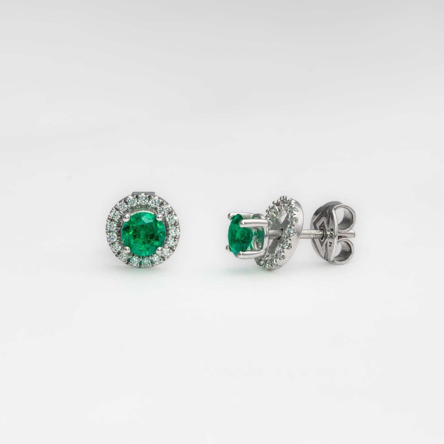 Aretes jacket oro blanco con esmeraldas y diamantes naturales - ARB048