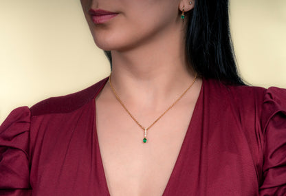 Dije con cadena oro amarillo con esmeralda y diamantes naturales - DOA094