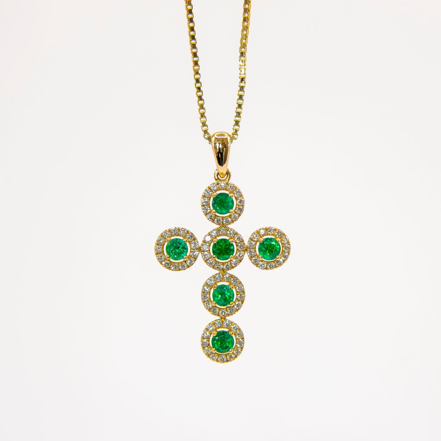 Dije oro amarillo con esmeraldas y diamantes naturales - DOA169