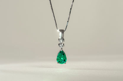 Dije con cadena cluster oro blanco con esmeralda y diamante naturales - DOB039