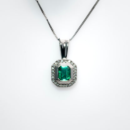 Dije oro blanco con esmeralda y diamantes naturales - DOB058