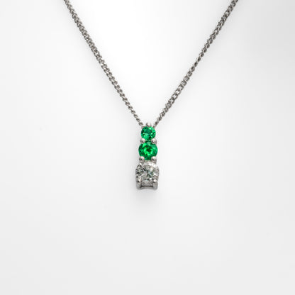 Dije con cadena oro blanco con esmeraldas y diamantes naturales - DOB064