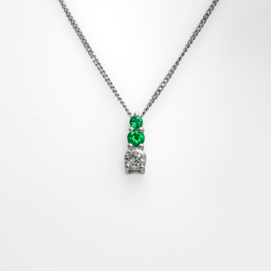 Dije con cadena oro blanco con esmeraldas y diamantes naturales - DOB064