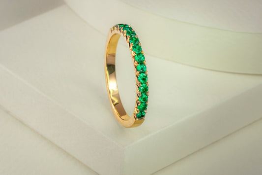 Anillo cintillo oro amarillo con esmeraldas naturales - ANA160 - Etherna