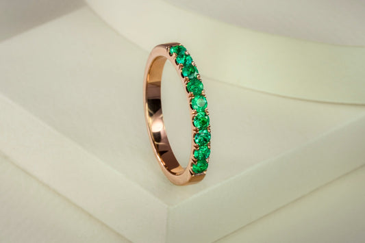 Anillo cintillo oro rosado con esmeraldas naturales - ANR002 - Etherna