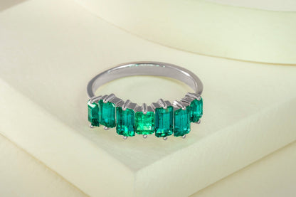 Anillo crazy oro blanco con esmeraldas naturales - ANB070 - Etherna
