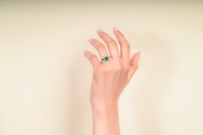 Anillo marquesa oro amarillo con esmeralda y diamantes naturales - ANA108 - Etherna