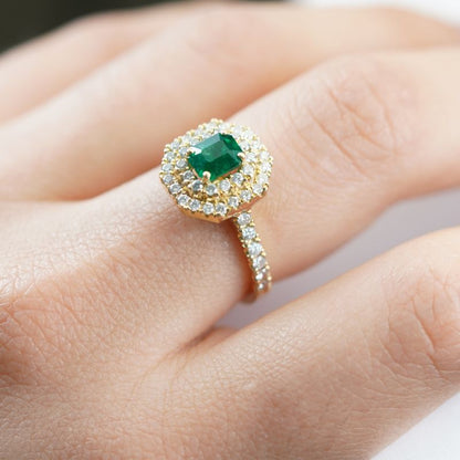 Anillo marquesa oro amarillo con esmeralda y doble halo de diamantes naturales - ANA138 - Etherna