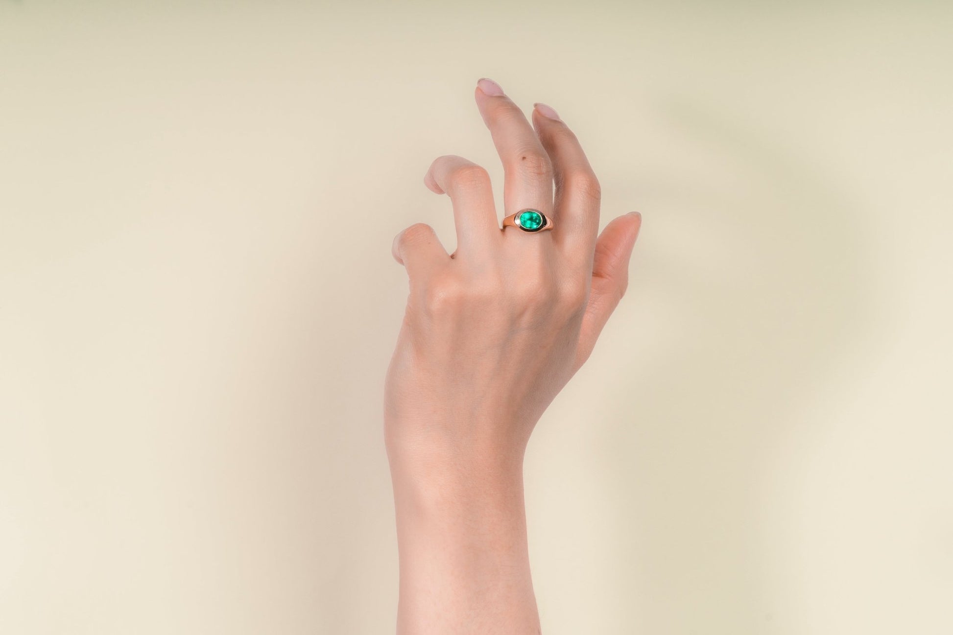 Anillo oro amarillo con esmeralda natural - ANA141 - Etherna