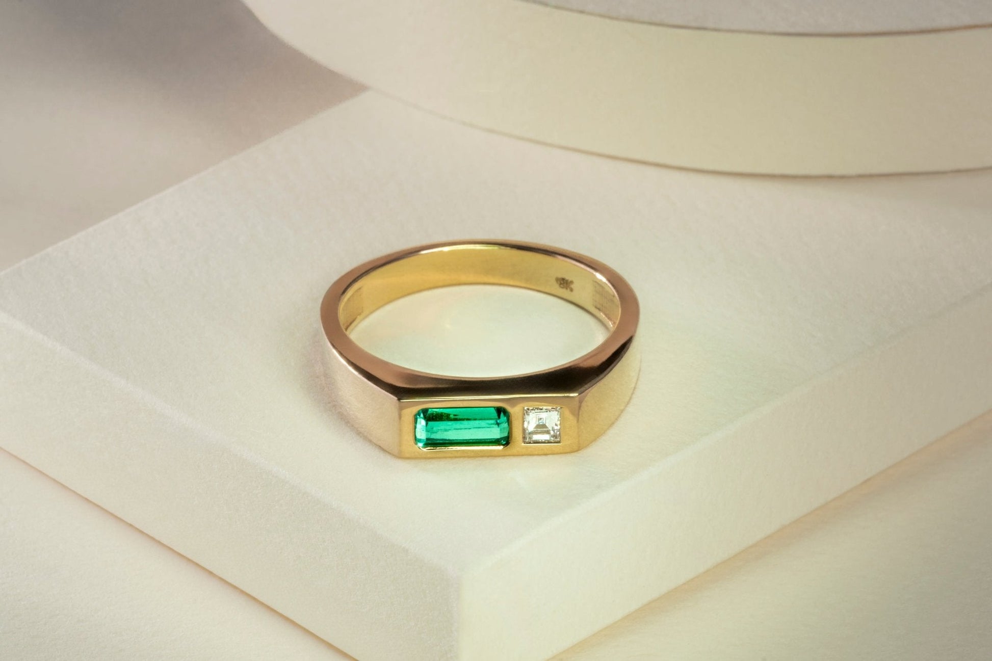 Anillo oro amarillo con esmeralda y diamante naturales - ANA001 - Etherna