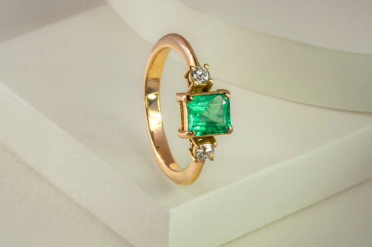 Anillo oro amarillo con esmeralda y diamantes naturales - ANA144 - Etherna