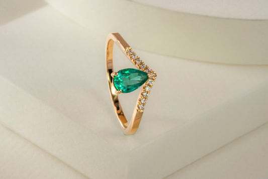 Anillo oro amarillo con esmeralda y diamantes naturales - ANA152 - Etherna