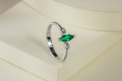 Anillo oro blanco con esmeralda y diamantes naturales - ANB033 - Etherna