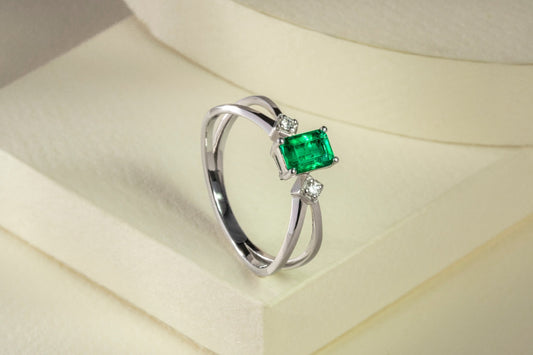Anillo oro blanco con esmeralda y diamantes naturales - ANB059 - Etherna