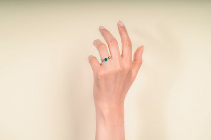 Anillo oro blanco con esmeralda y diamantes naturales - ANB059 - Etherna