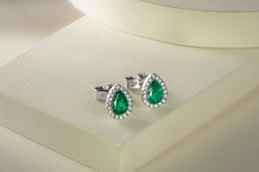 Aretes cluster oro blanco con esmeralda y diamantes naturales - ARB020 - Etherna