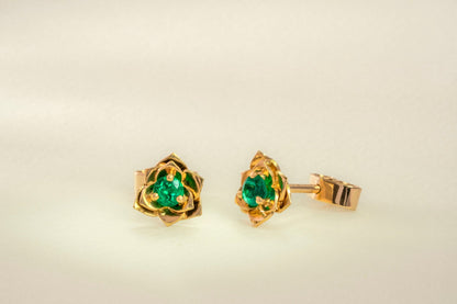 Aretes oro amarillo con esmeralda natural - ARA069 - Etherna