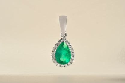 Dije cluster oro blanco con esmeralda y diamante naturales - DOB031 - Etherna