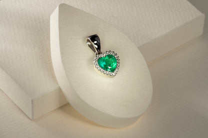 Dije cluster oro blanco con esmeralda y diamante naturales - DOB036 - Etherna