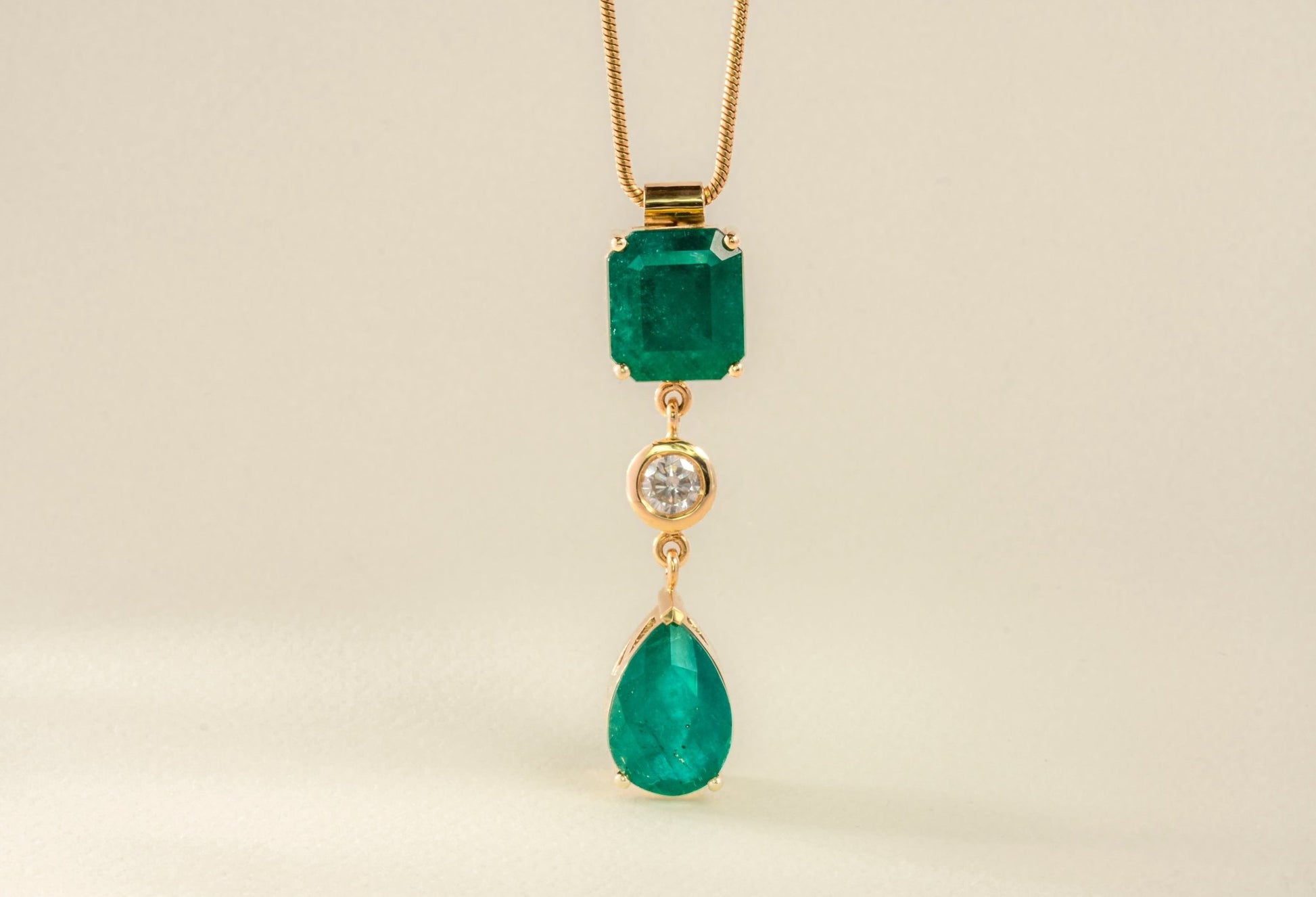 Dije con cadena con esmeralda y diamante natural - DOA052 - Etherna