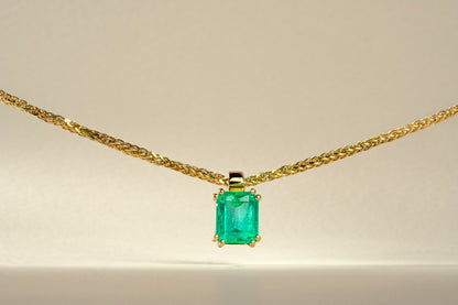 Dije con cadena oro amarillo con esmeralda natural - DOA058 - Etherna