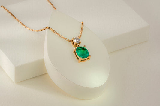 Dije con cadena oro amarillo con esmeralda y diamante natural - DOA091 - Etherna