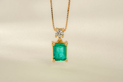 Dije con cadena oro amarillo con esmeralda y diamante natural - DOA092 - Etherna