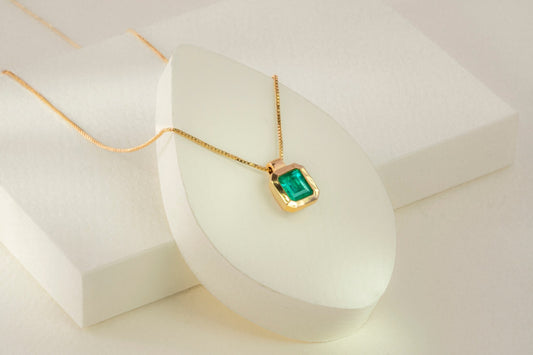 Dije oro amarillo con esmeralda natural - DOA007 - Etherna