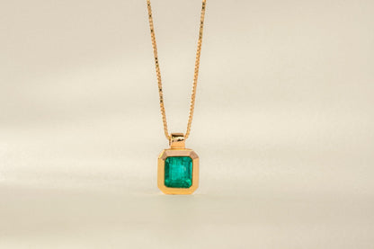 Dije oro amarillo con esmeralda natural - DOA007 - Etherna